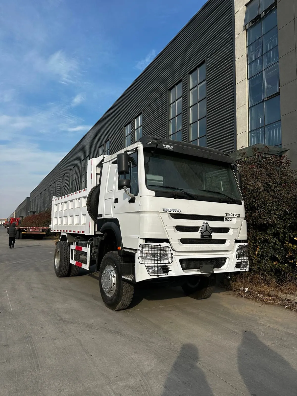 Used Chinese dump truck inspected and ready for CIF export to Africa