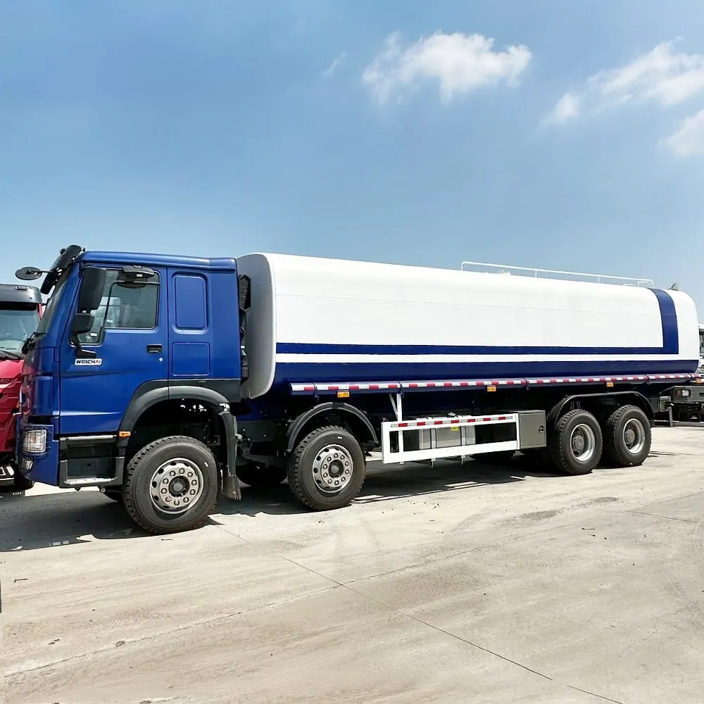 Used HOWO 8x4 water bowser truck, white cab, large steel tank
