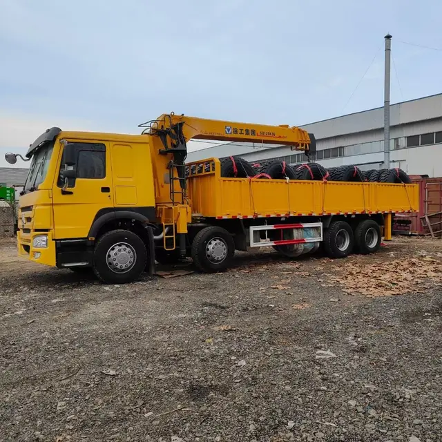 HOWO 8×4 special purpose trucks for sale