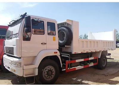 Mini volquete usado Sinotruk HOWO 140hp 4x2 verde